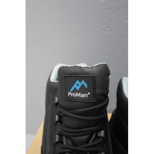 728 - A Pair of ProMan Safety Boots, Size 9. Appears New