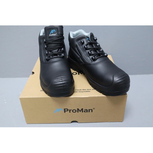 728 - A Pair of ProMan Safety Boots, Size 9. Appears New