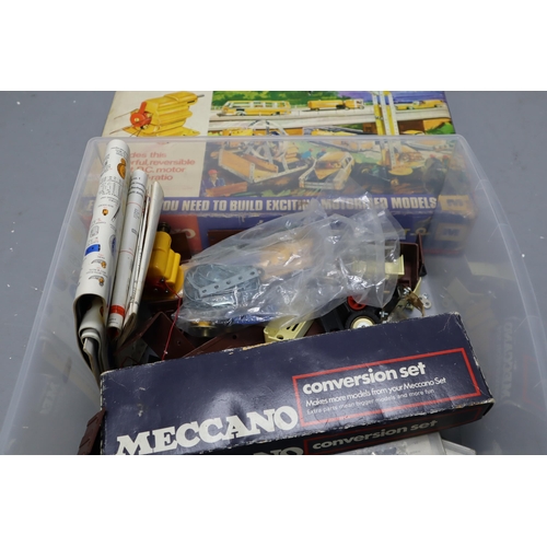 872 - A Selection of Meccano To Include Junior Power Drive Set (Complete), Conversion Set, And Various Mec... 