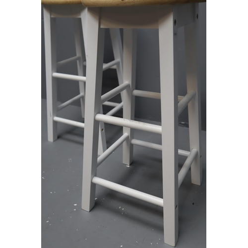 832 - Pair of white stools with pine seats (23.5