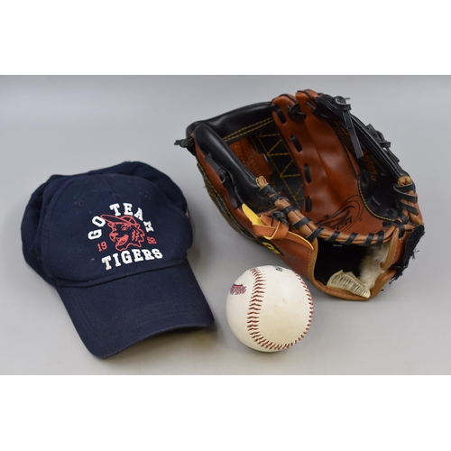 765 - Tigers Baseball cap, mitts and ball