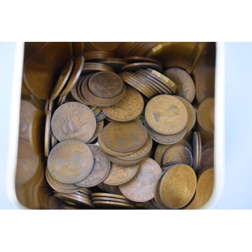 150 - A Selection of Vintage UK Coinage in Tin (Half Pennies, Farthings, And Threepences)