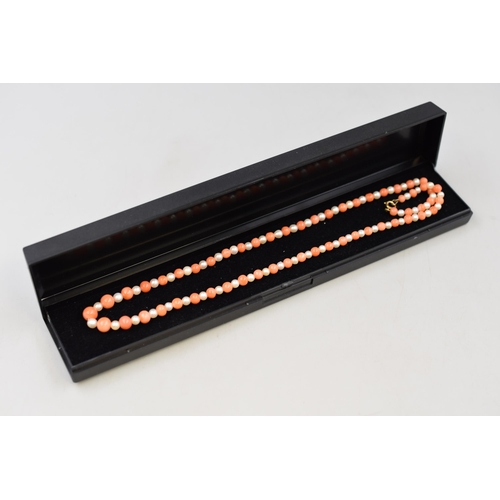 27 - Duet Coral and Pearl Necklace with Gold 375 (9ct) Clasp