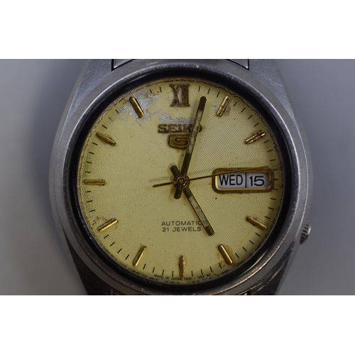 64 - Seiko 5 21 Jewels Automatic Day / Date Gents Watch (Working)