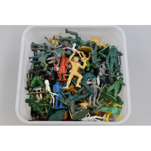 186 - A box full of mixed toy soldiers