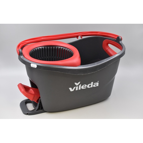 699 - Vileda super mop (bucket only)