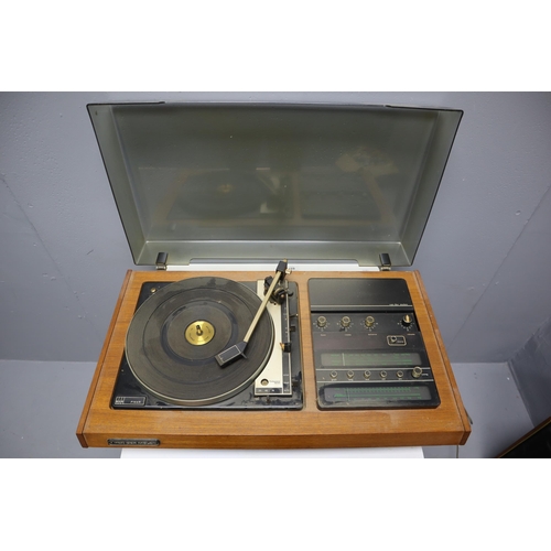 620 - Vintage Van Der Molen BSR P144R Stereo Radio Record Player complete with Speakers Powers on when tes... 