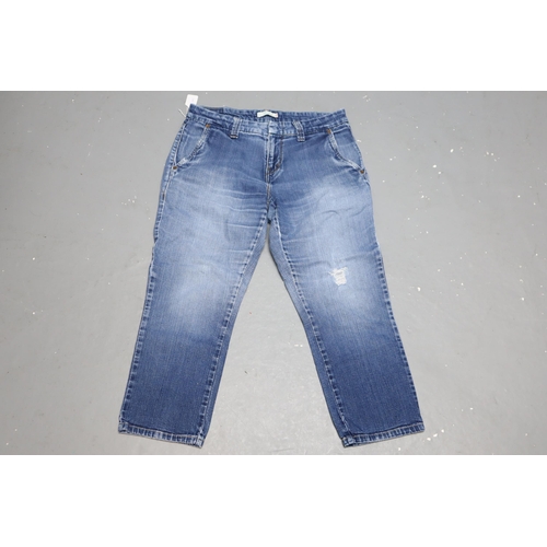 732 - Two pairs of women’s Levi jeans (Size 12) (one pair has some ink damage on the knee)