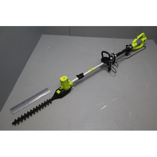 676 - Garden Gear LWA103 corded hedge trimmer, approximately 100