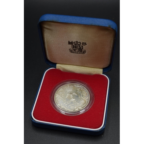 139 - Elizabeth II 1977 Sterling Silver Crown Complete with Presentation Case