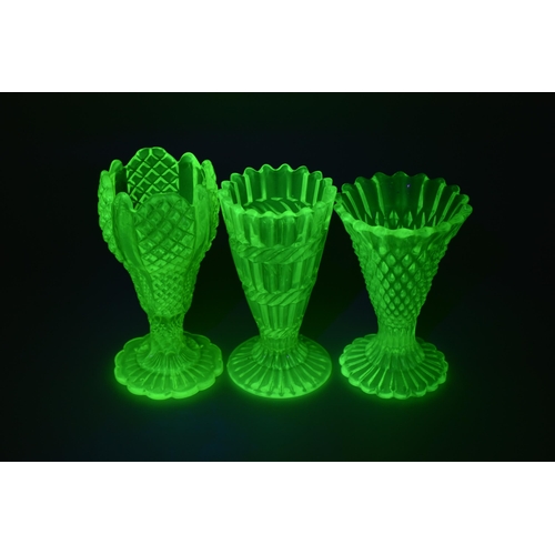 306 - Five Pieces of Uranium Glassware, Tallest Approx 6.5