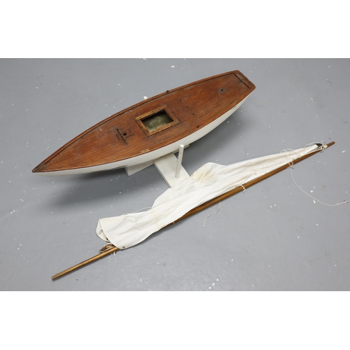 375 - Vintage Model Sailing Yacht Hull and Sails on stand Condition shown in pictures 29