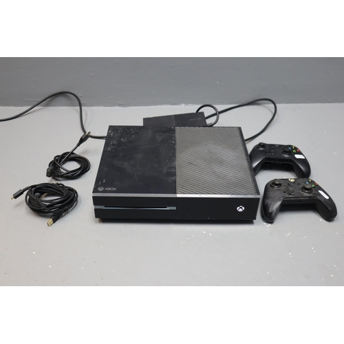 593 - Xbox One with 2 controllers