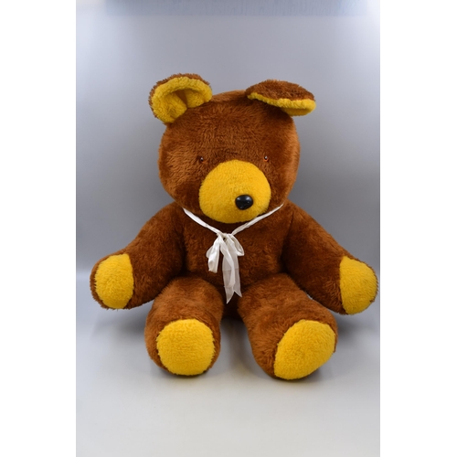 628 - Medium sized vintage bear (soft toy 33