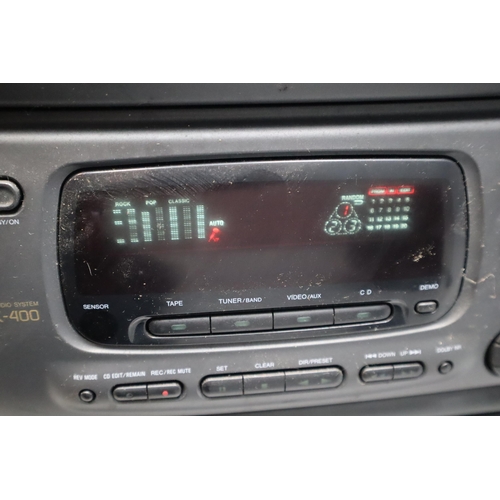 606 - Aiwa Compact Disc Stereo System with Speakers Model Number CX-N400EZ ( no remote) Powers on when tes... 