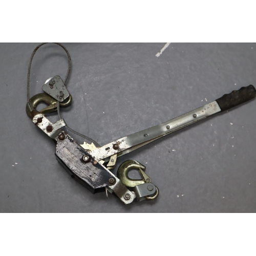 762 - A Selection of Pulley System Parts. Includes Workzone Heavy Duty Power Puller