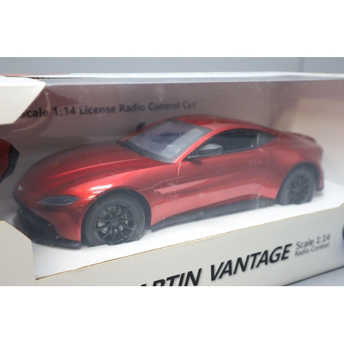 471 - RW Jian Feng Yuan Radio Control Model Aston Martin Vantage in Red, Scale 1:14 In Original Box, Appea... 