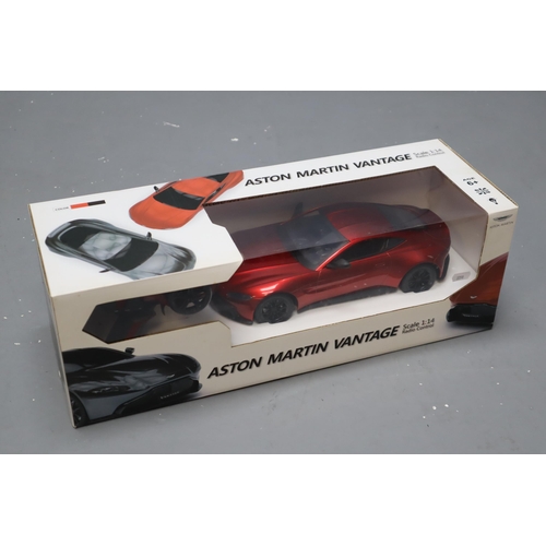 471 - RW Jian Feng Yuan Radio Control Model Aston Martin Vantage in Red, Scale 1:14 In Original Box, Appea... 