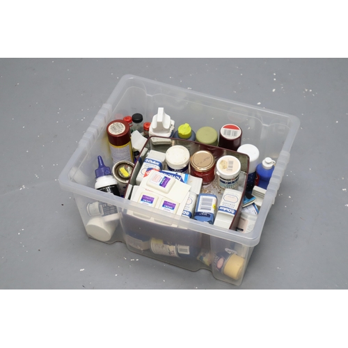 853 - Tub Containing a mixed Selection of Artist and Spray paints