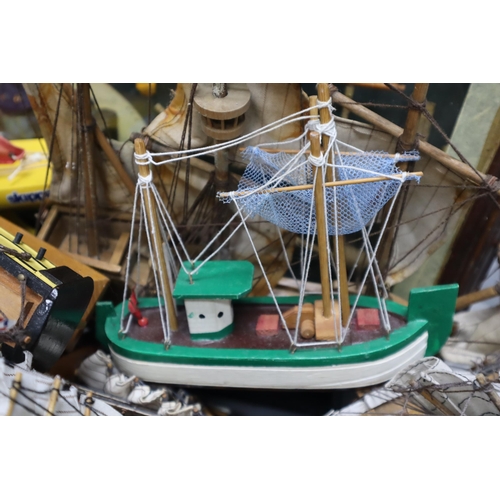 911 - Mixed Collection of Model Ships and Boats plus a Framed Nautical Knot Picture