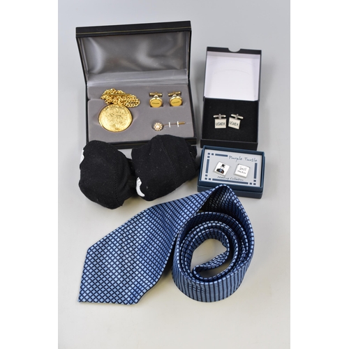 512 - Wedding lot to include: Usher cufflinks, best man cufflinks, Groom cufflinks, pocket watch and more