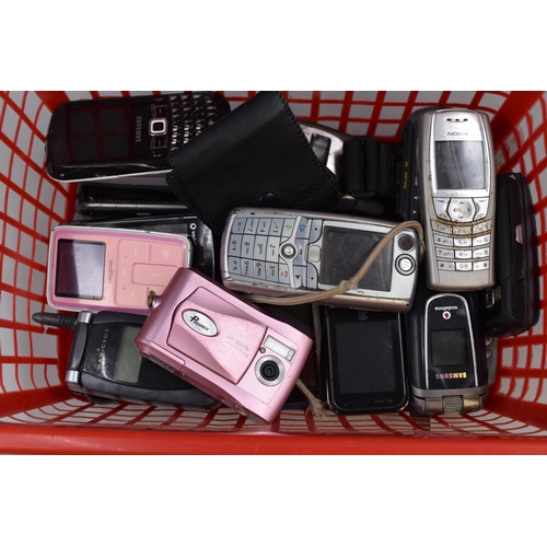 553 - A Selection of Electrical For Spares and Repairs, Includes Mobile Phones, Two MP3 Players, And Digit... 