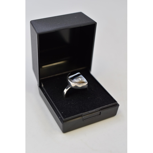 18 - Large Stoned Silver 925 Ring, size O, Complete with Presentation Box