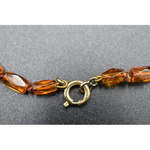 90 - Amber Necklace with Gold 375 (9ct) Clasp and Presentation Box