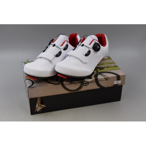 783 - Pair of New Size 8 Cycling Shoes in Original Box