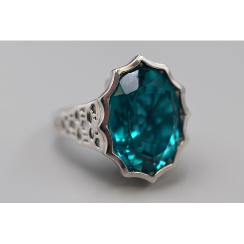 19 - Silver 925 blue stoned ring (size T)