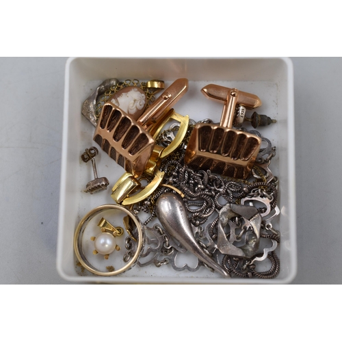 64 - Selection of Scrap Jewellery including Silver