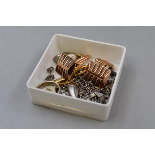 64 - Selection of Scrap Jewellery including Silver