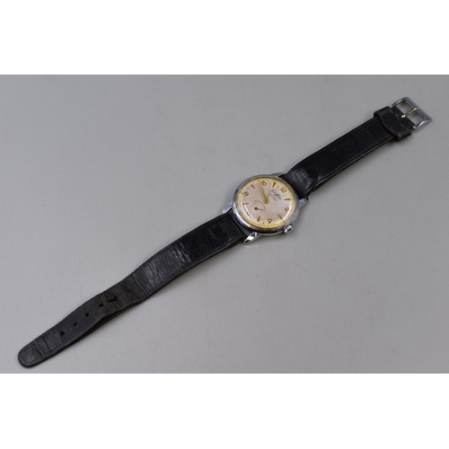 75 - A 17 Jewels Mechanical Gieffem Gents Watch, With Leather Strap. Working