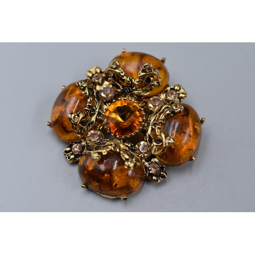 240 - Sami Amber Stoned Brooch with Box (6cm Dia)