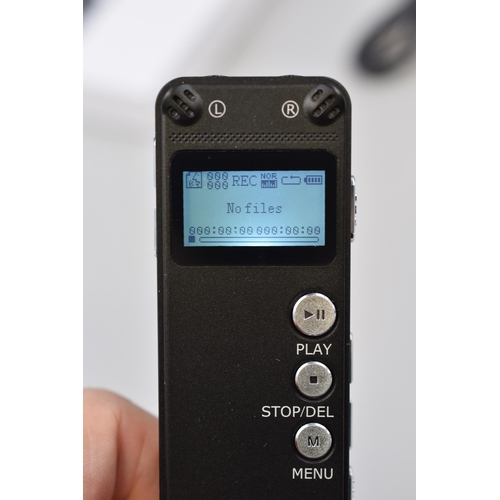 385 - New Homder digital voice recorder (powers on)