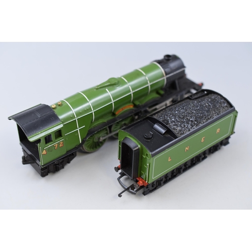 201 - Flying Scotsman train model 4472 OO Gauge with engine and tender