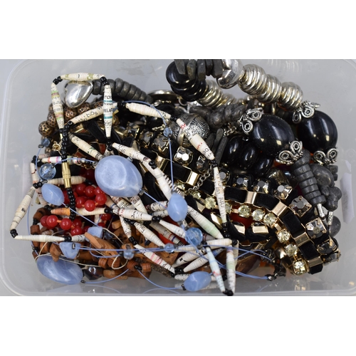 434 - Selection of unsorted jewellery