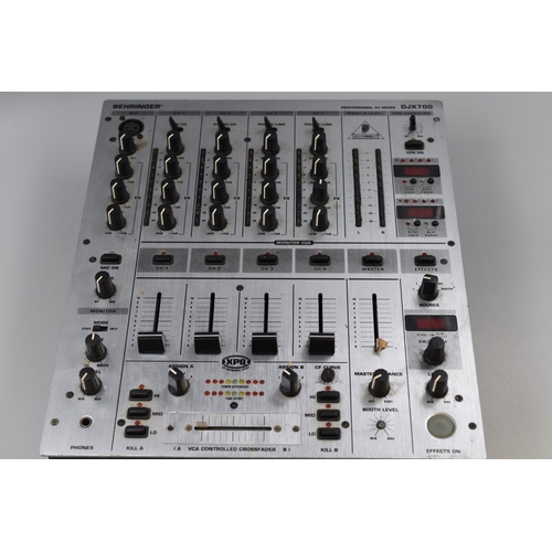 495 - Behringer Professional Pro Mixer DJX-700 Efects Multi-Fx Processor (Powers On When Tested)