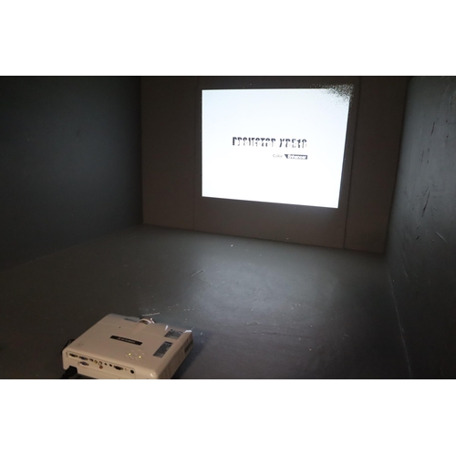 543 - A Mitsubishi XD510U Projector, Powers On When Tested But Shows Various Dots on The Projected Image M... 