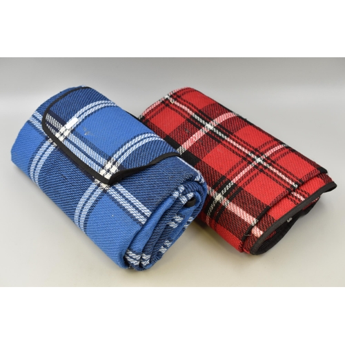 671 - Two car blankets one blue and one red (blue is a/f)