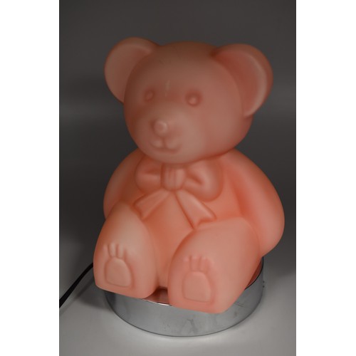 328 - Child's Glass Teddy Bear Lamp working when tested