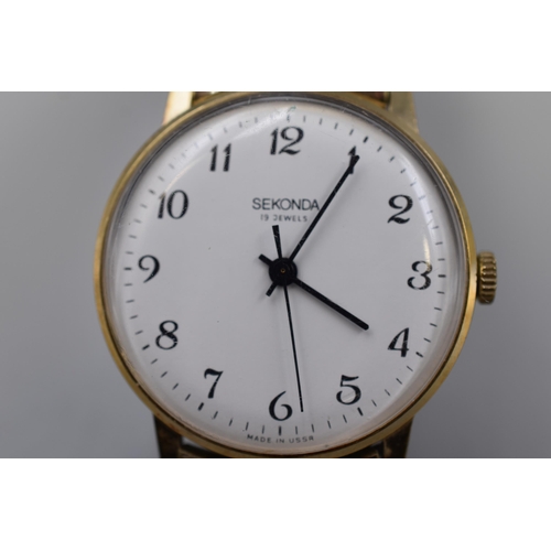 96 - Sekonda 19 Jewels vintage mechanical watch (working)