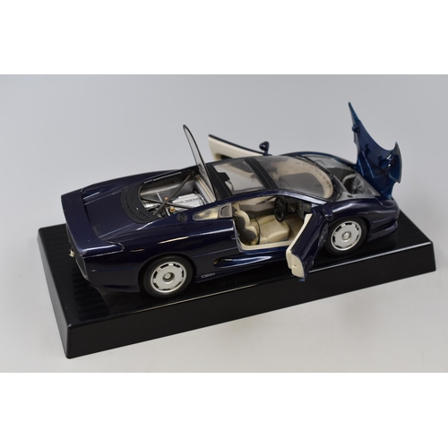 192 - Maisto Diecast Model, 1992 Jaguar XJ 220 (Unboxed ) In Mirror Blue, Scale 1:18, Opening Doors On Dis... 