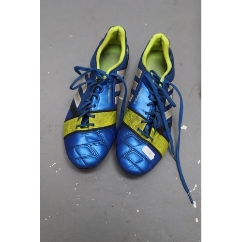 595 - Mixed shoes lot to include Two pairs of football boots (sizes UK 6 1/2 & UK 9), pair of maroon k... 