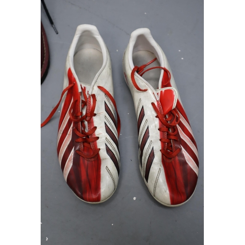 595 - Mixed shoes lot to include Two pairs of football boots (sizes UK 6 1/2 & UK 9), pair of maroon k... 