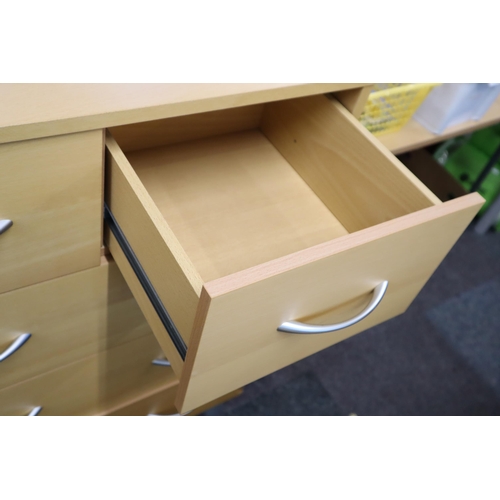 609 - 5 drawer pine effect unit with 3 lower drawers and two smaller upper (40.5