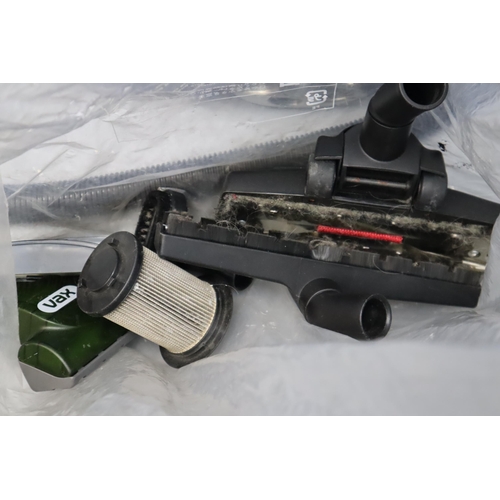 813 - 2400 Performance pets Vax hoover comes with attachments (works when tested)