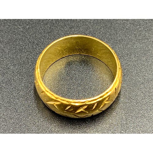 6 - Hallmarked 22ct Gold Etched Band Ring - Size O