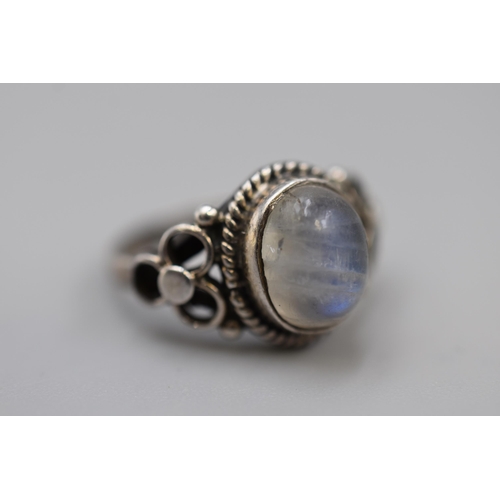18 - Silver 925 Moonstone styled ring (size M)