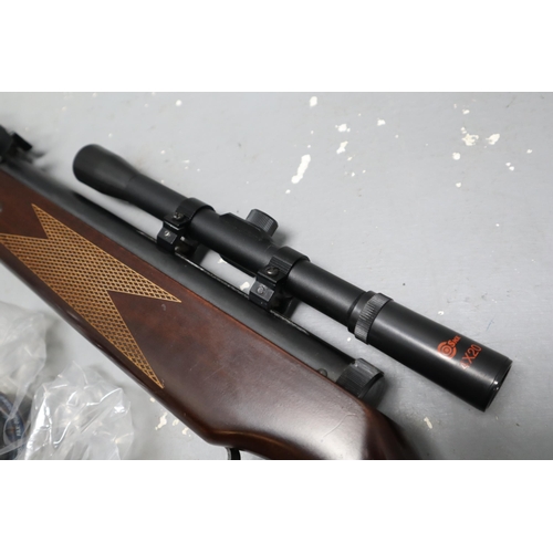 391 - SMK .22 Air Rifle with Scope and Pellets (Good Compression)